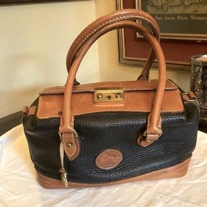 Vtg Dooney and Bourke black and brown leather doctor Dr bag satchel 80s 90s